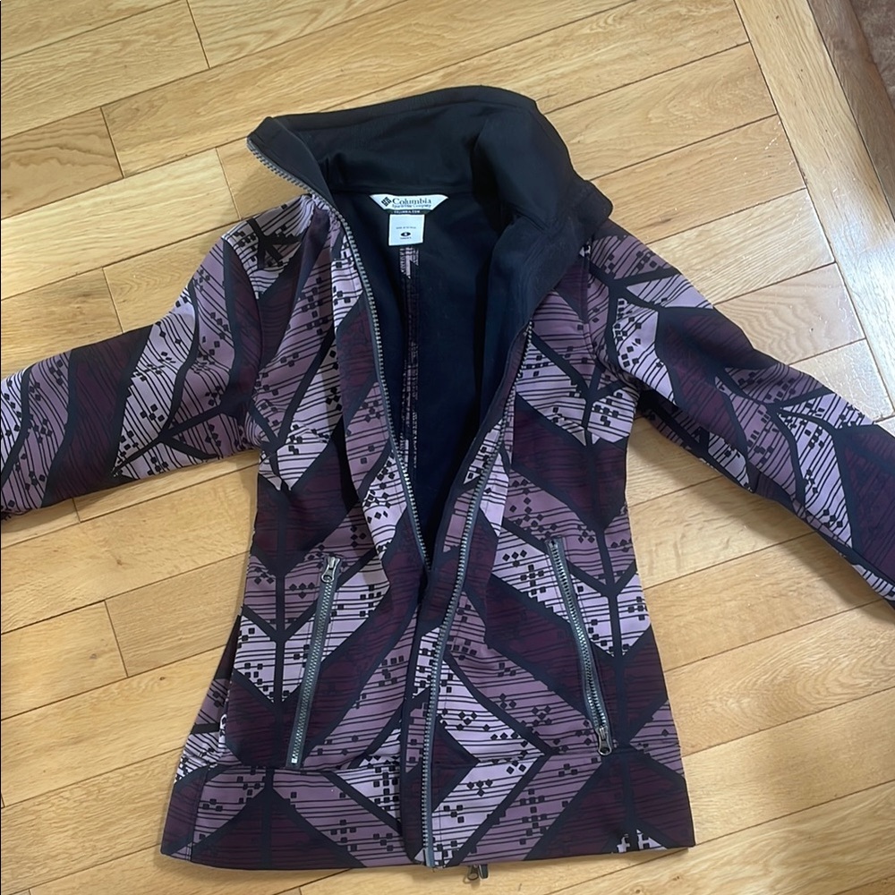 Columbia Purple and Black Ski Jacket with Geometric Design